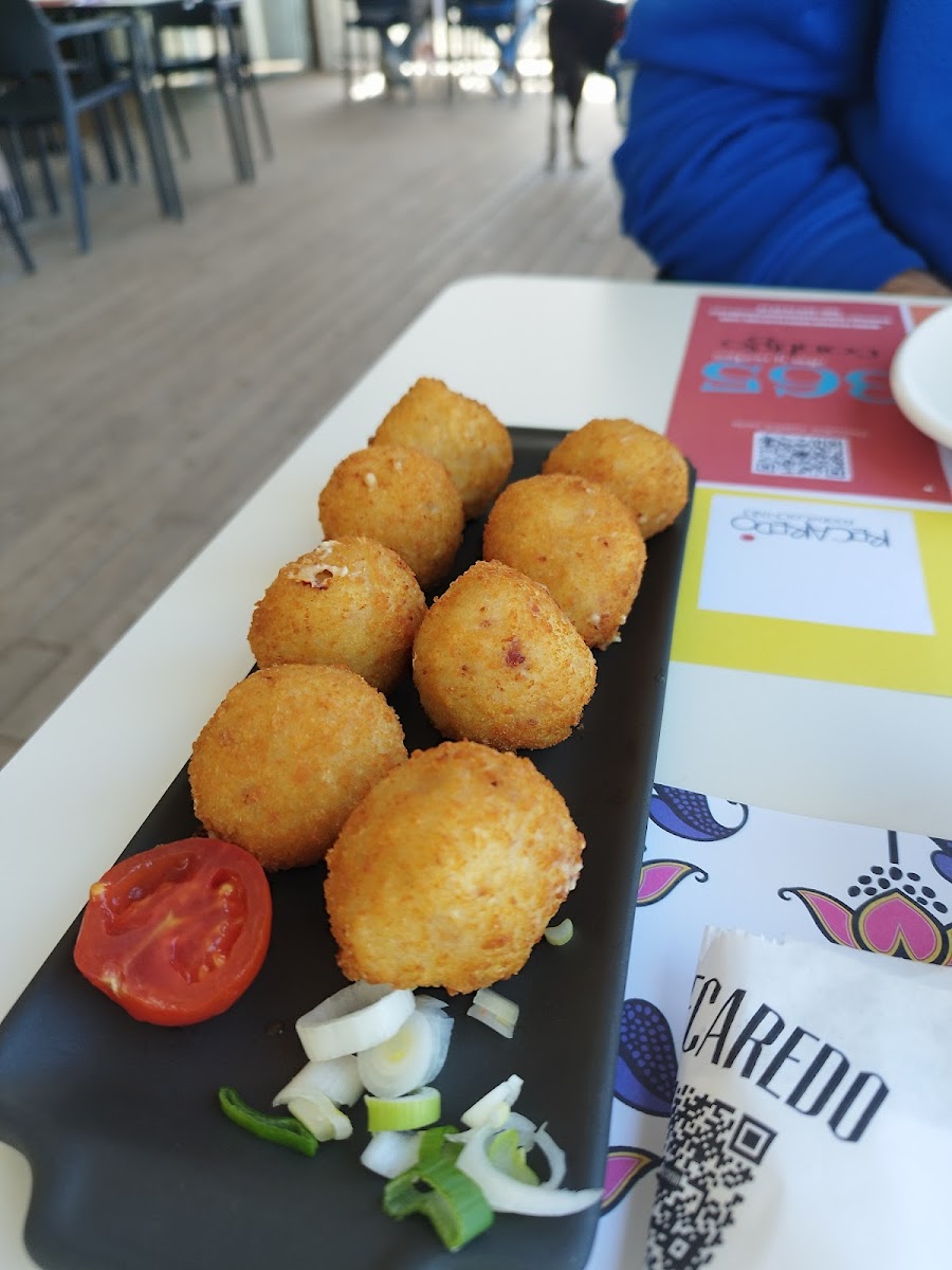 Nuestras deliciosas Croquetas de Ibéricos caseras listas para compartir
