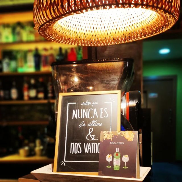 ¿Chiringuitos masificados? ¿Listas de espera para hacer una reserva?🥴 Nosotros te lo ponemos más fácil 😉 Te esperamos este puente en #TerrazaRecaredo🕺🏻 🍹